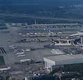 Luftbild der Baustelle Überdeckung Opfikon Mitte Oktober 2003 (Blickrichtung Norden/Flughafen Zürich)